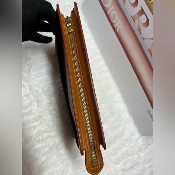 LOUIS VUITTON-A20964 HommeCipango Gold Epi Clutch - Picture 7 of 12